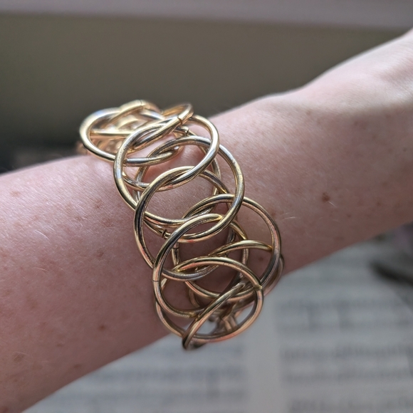 Vintage Elegant Gold Chain Bracelet - Picture 5 of 10